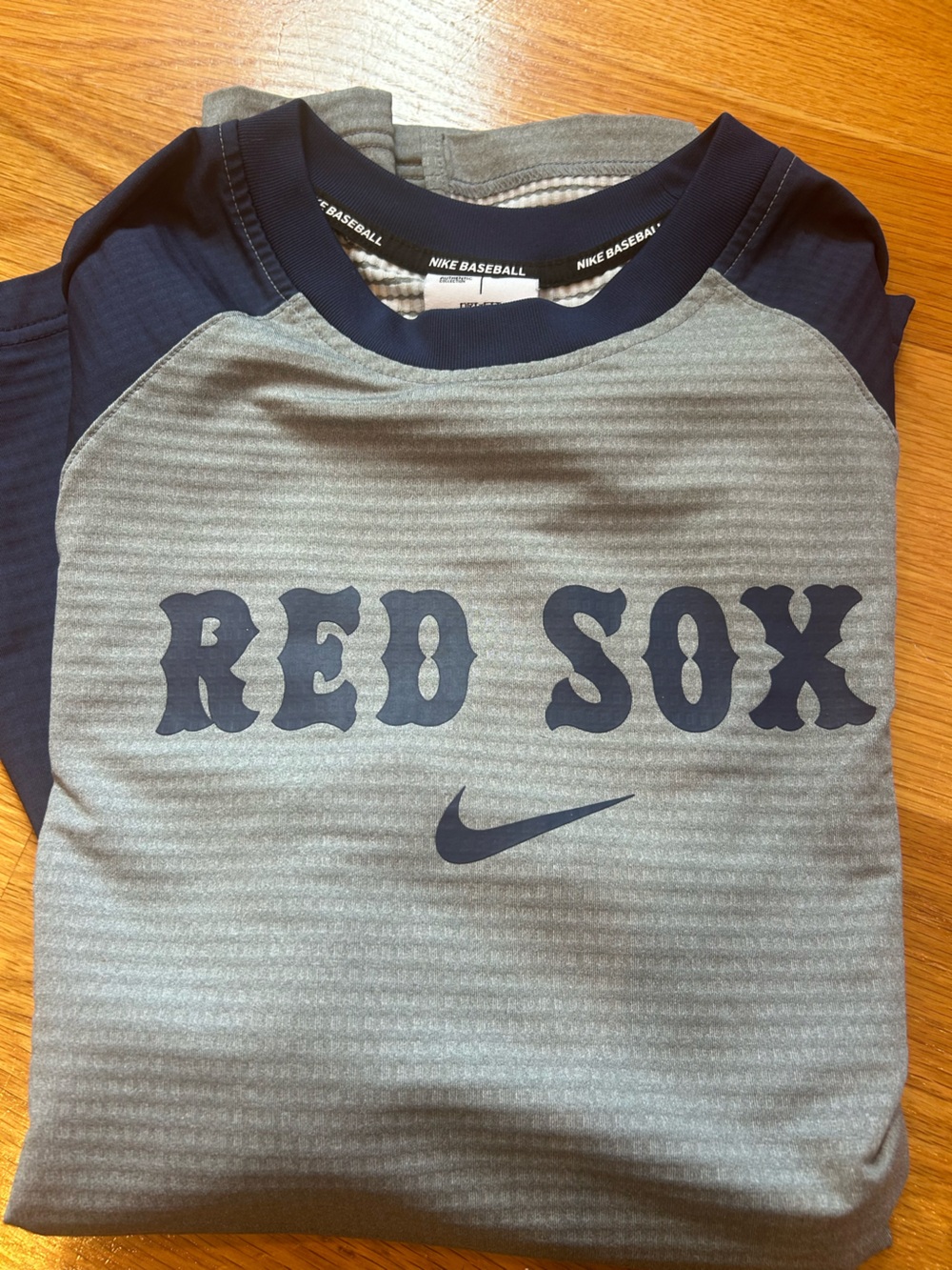 Men’s Nike Boston Red Sox Long Sleeve size small